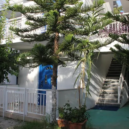 Apartment Theodora *